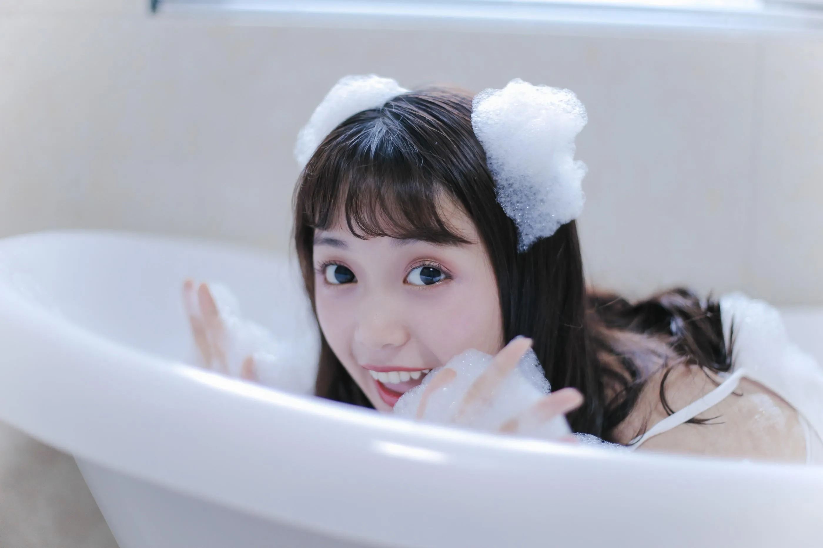 [YITUYU艺图语]2022.08.25 牛奶泡泡浴 一条鱼尾 [27P]插图3
